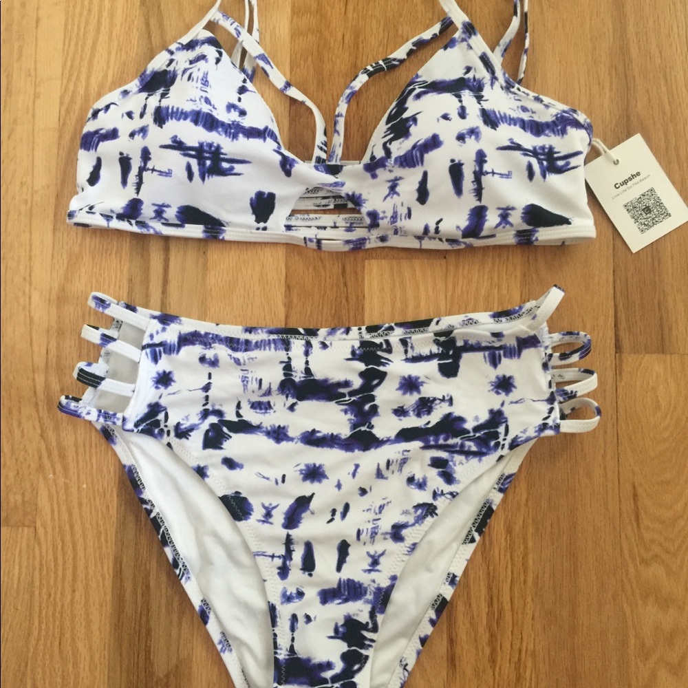 Cupshe blue and white high waisted bikini 👙